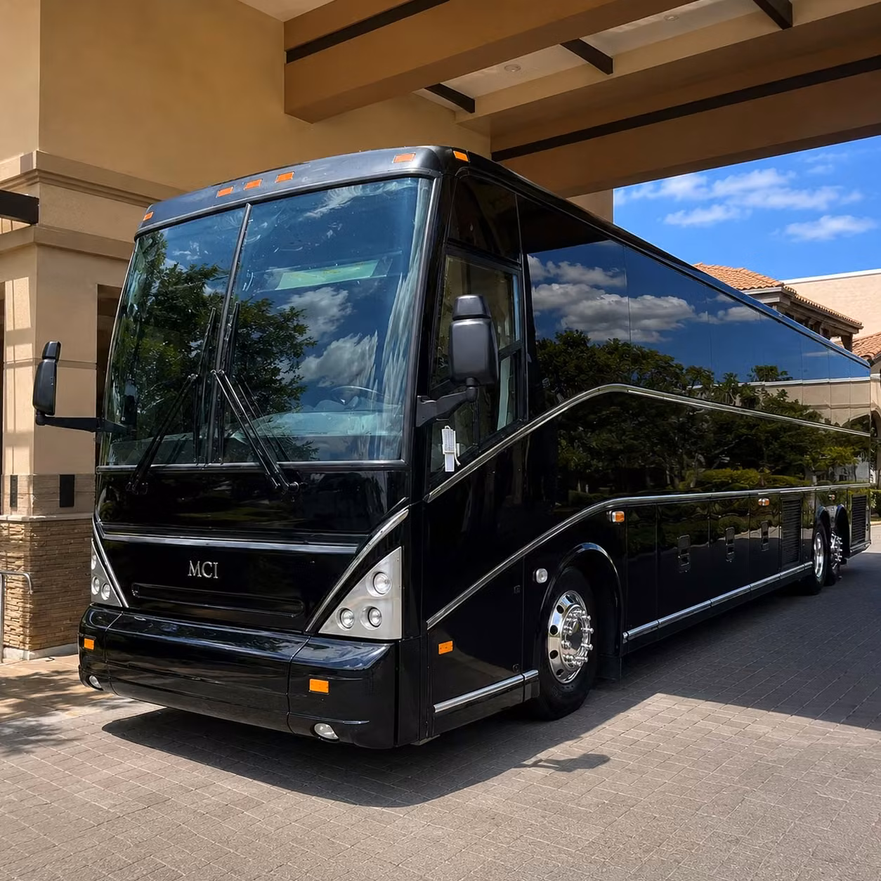 construction and worksite shuttle transportation around fremont